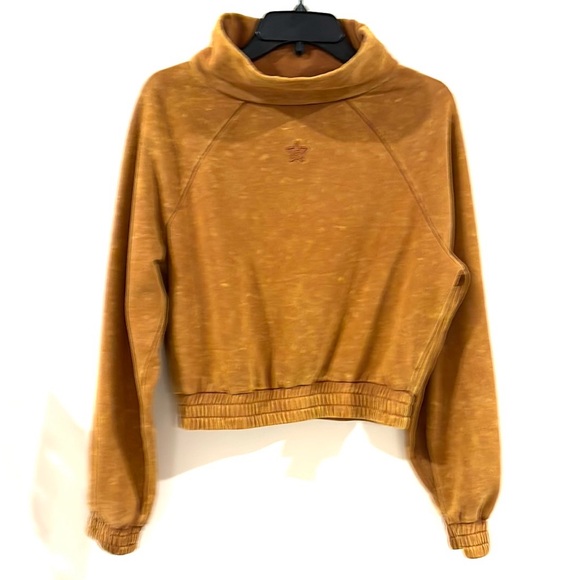 GSUWOO Cropped Caramel Colored Size M Sweatshirt - Picture 11 of 11